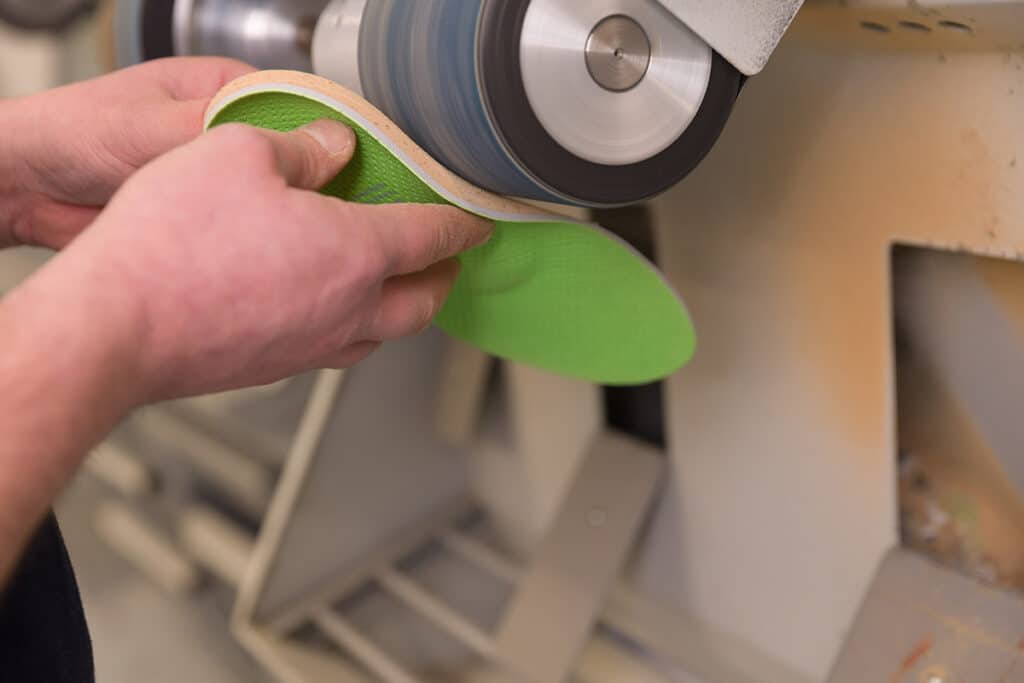 Einlagenfertigung in der hauseigenen Manufaktur - Sanitätshaus Quarg
